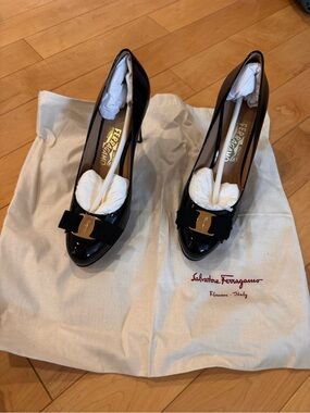Ferragamo black patent Pimpa pumps, size 8.5